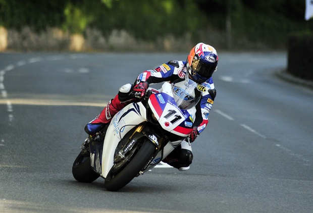 Gary Johnson on his way to third in the 2011 Dainese Superbike TT